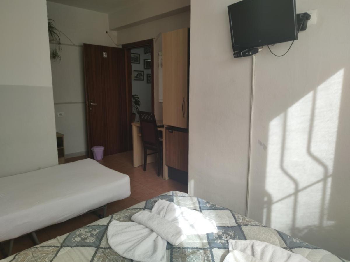 Guest House De Rada Тирана Экстерьер фото